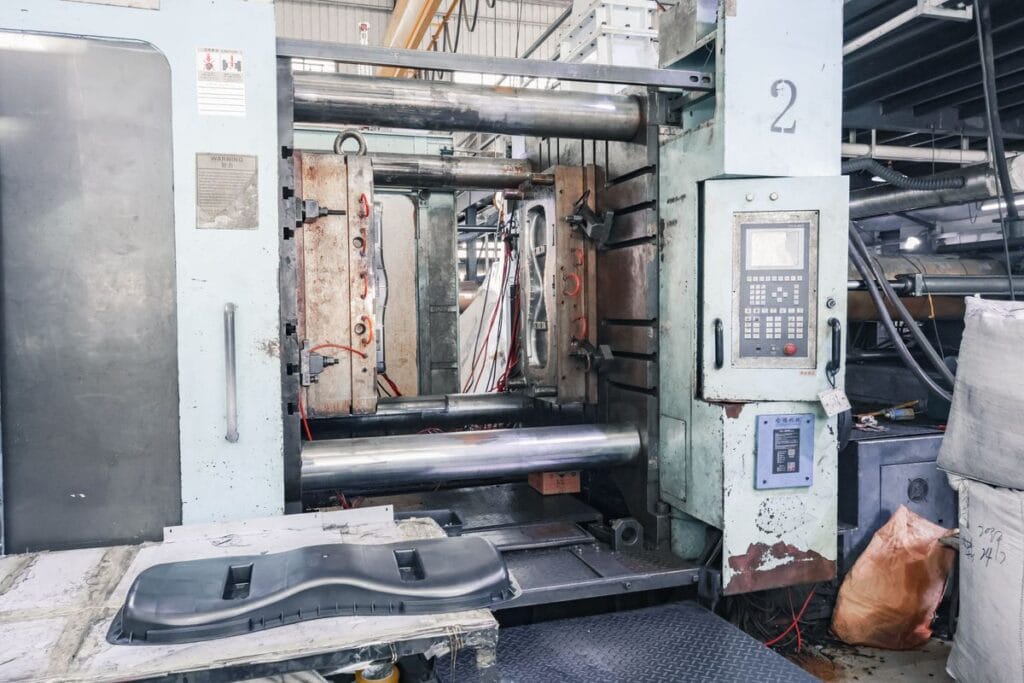 injection molding machine mold plastic part factory