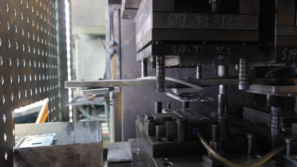 metal die casting machine factory