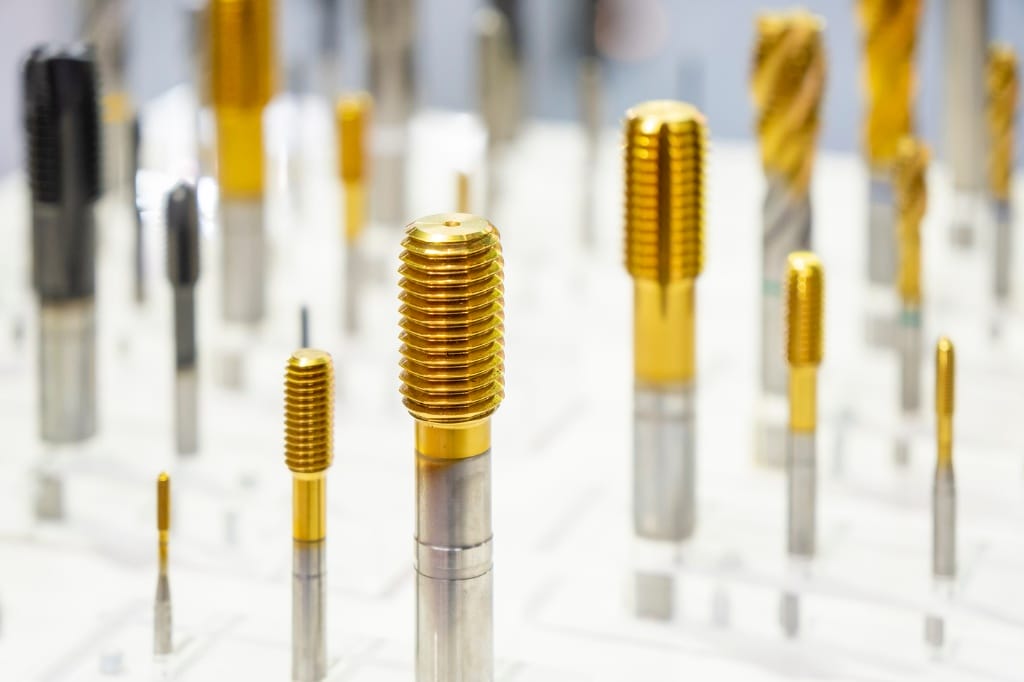 what is macro programming of milling thread for the machining center